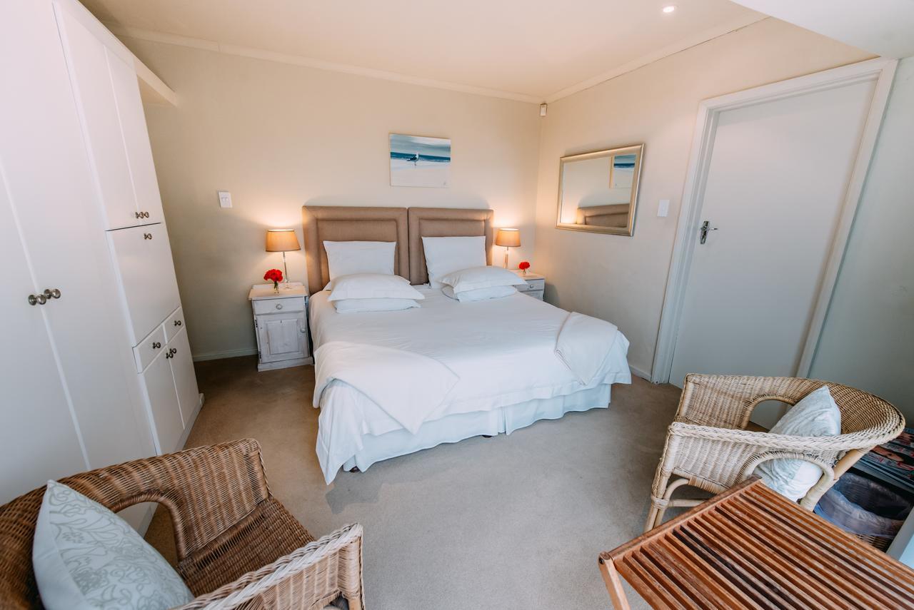 Dolphins' Playground Beachfront B&B เพลตเตนเบิร์กเบย์ ภายนอก รูปภาพ